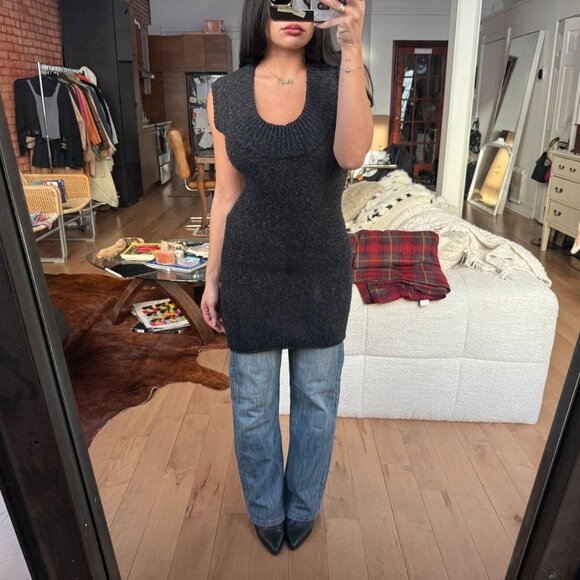 Le Chateau Charcoal Ribbed Knit Sweater Dress Sleeveless Fitted Minimalist - Picture 4 of 8